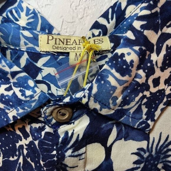 Men’s Pineapples brand Hawaiian shirt NWT SIZE MEDIUM - Picture 3 of 5